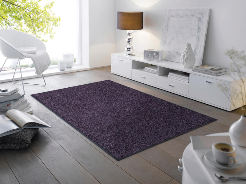 Fußmatte in Violett im Wohnzimmer